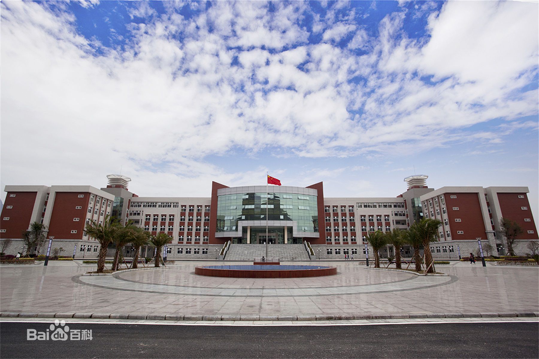 ���ֺ��칤�I(y��)�W(xu��)Ժ��ô���ǎױ���ַ�ģ�ÿ��W(xu��)�M(f��i)��������h(hu��n)�����